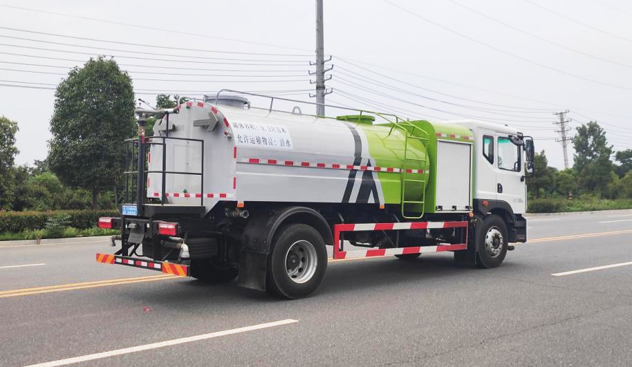 東風(fēng)11方純電動灑水車